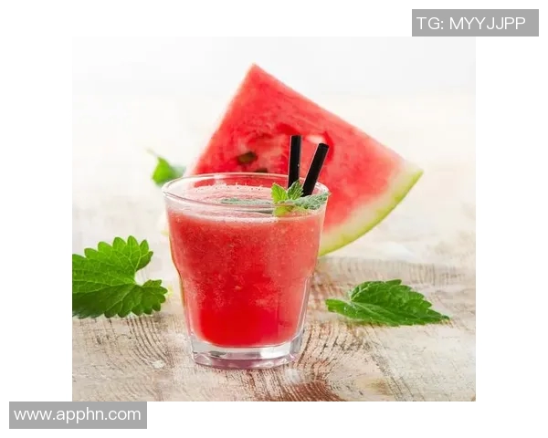 高清足球明星西瓜图片分享让你领略夏日清凉与运动激情的完美结合 高清足球明星西瓜图片分享让你领略夏日清凉与运动激情的完美结合