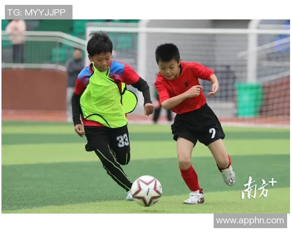 足球明星精彩瞬间回顾踢足球联赛视频集锦带你领略赛场魅力 足球明星精彩瞬间回顾踢足球联赛视频集锦带你领略赛场魅力